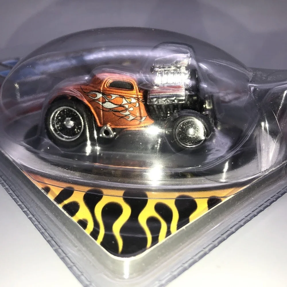 The Original Muscle Machines Series 1933‎ Ford Coupe Burnt Orange Diecast 1/64